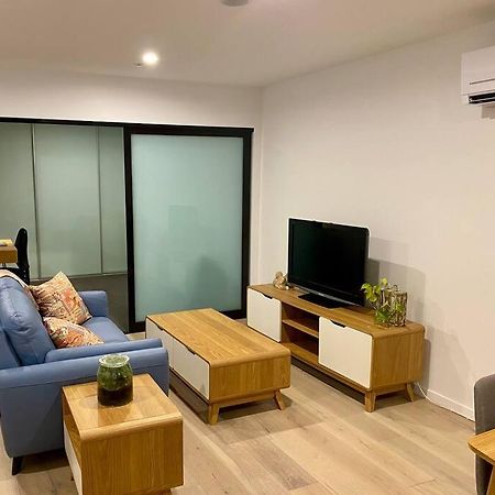 Central Canberra City Apartment With Study And Full Amenities Including Parking Экстерьер фото